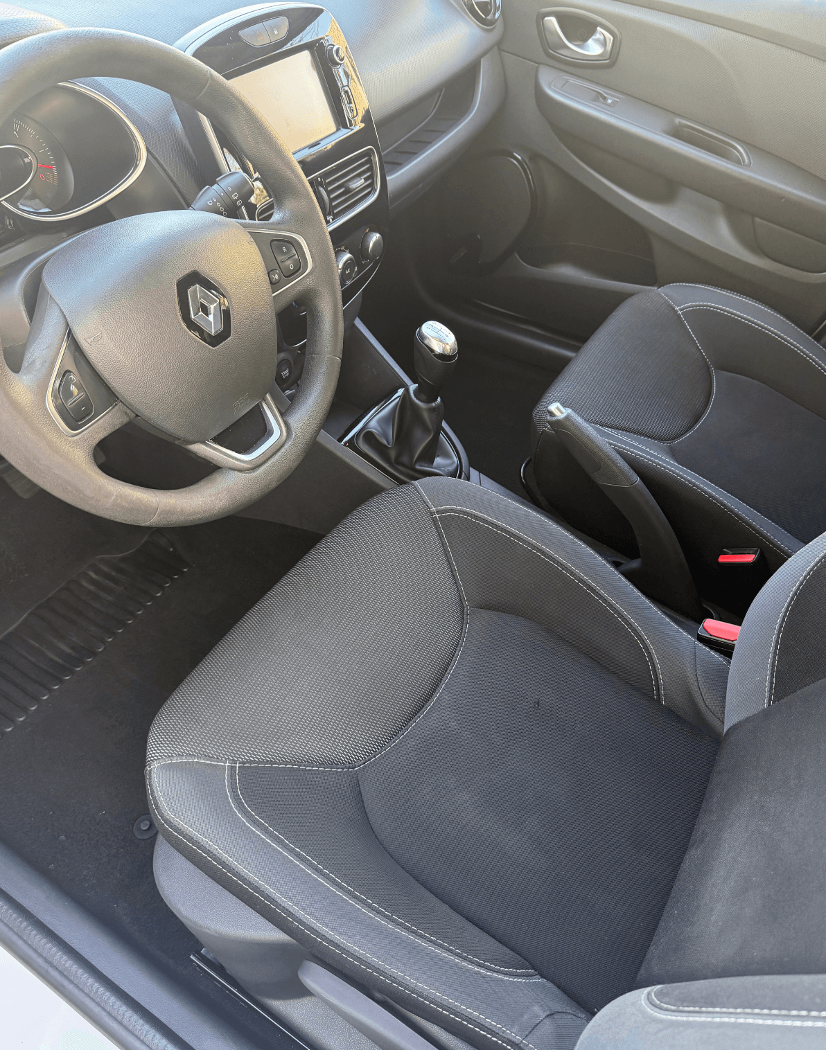 RENAULT CLIO 4 SOCIETE miniature 4