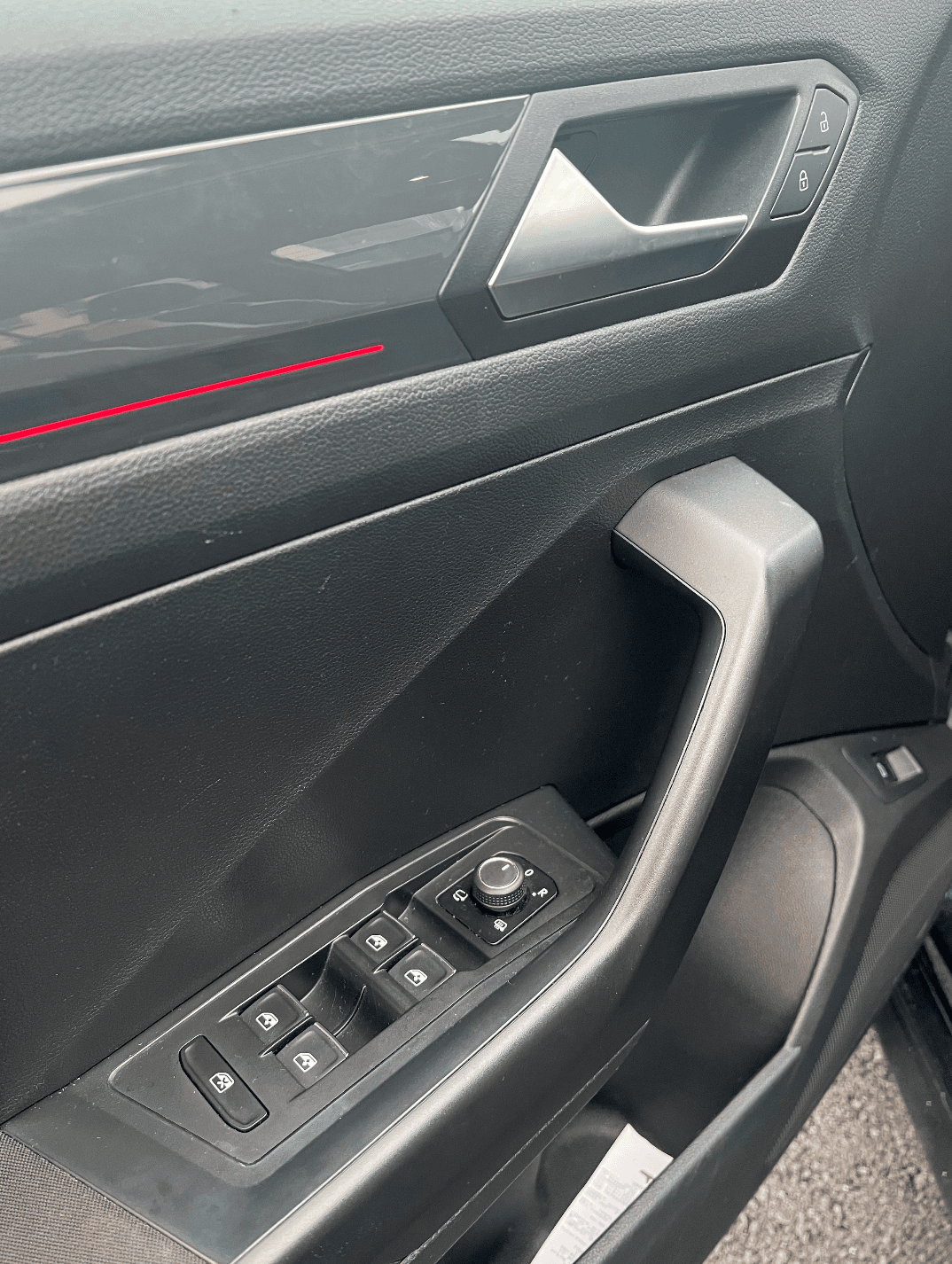 VOLKSWAGEN T-ROC FIRST EDITION miniature 9