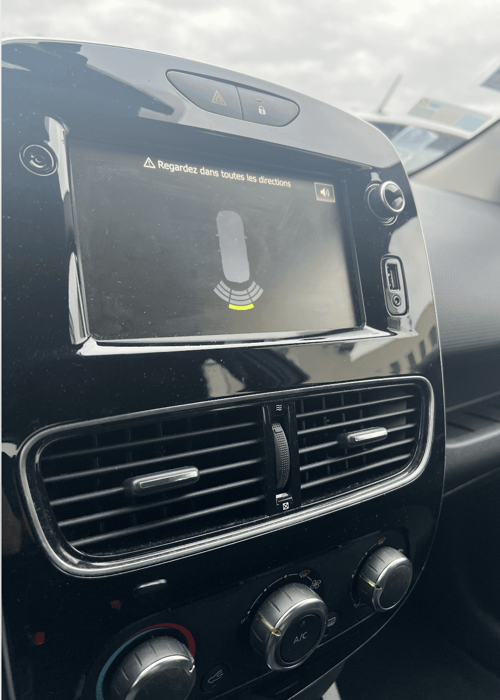 RENAULT CLIO 4  miniature 10