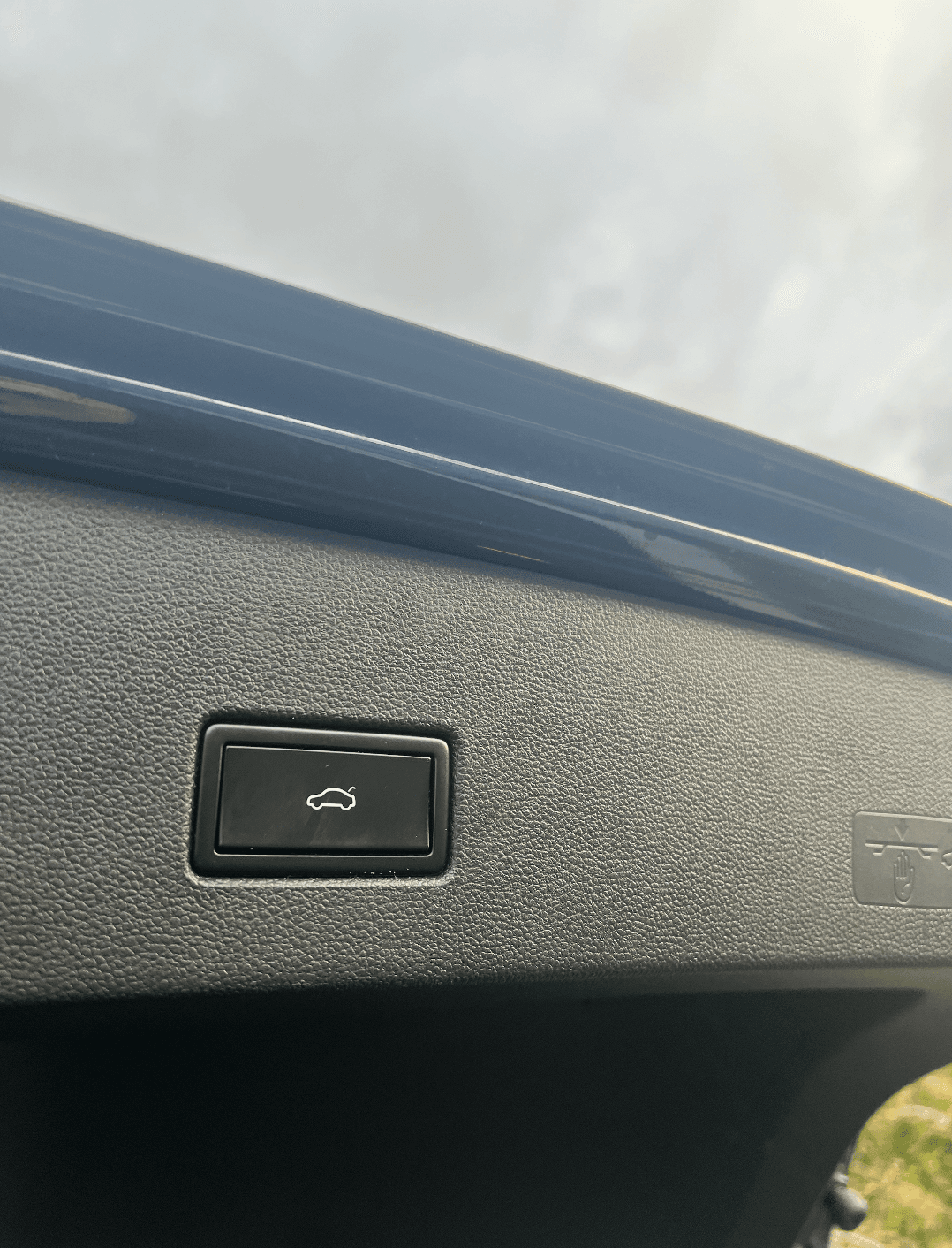 VOLKSWAGEN T-ROC FIRST EDITION miniature 7