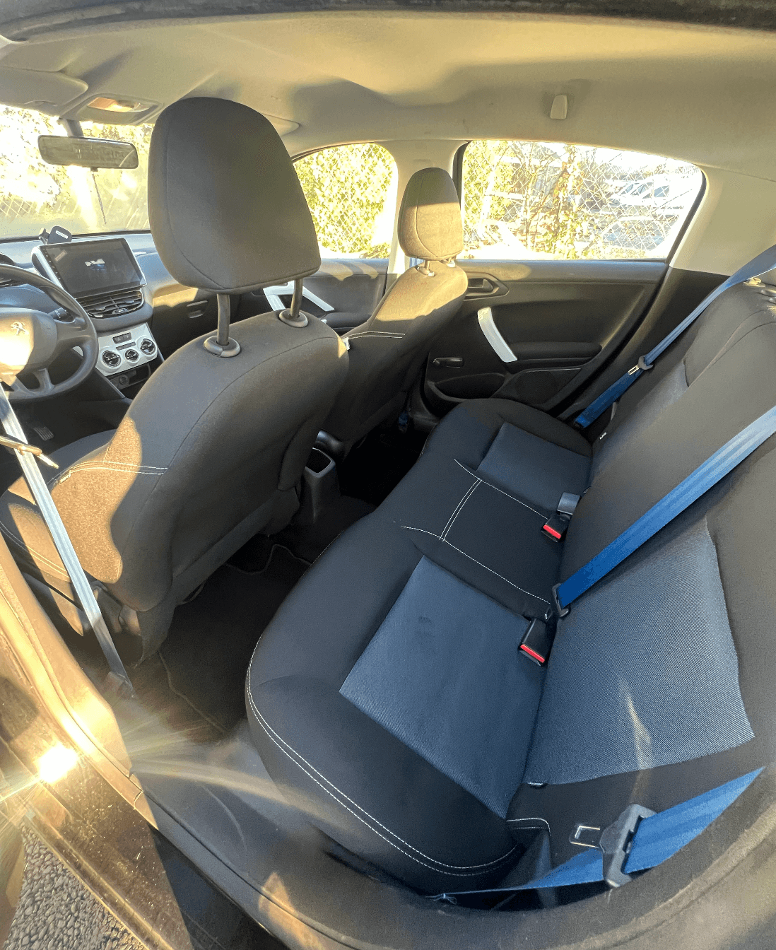 PEUGEOT  208 - DIESEL  miniature 5